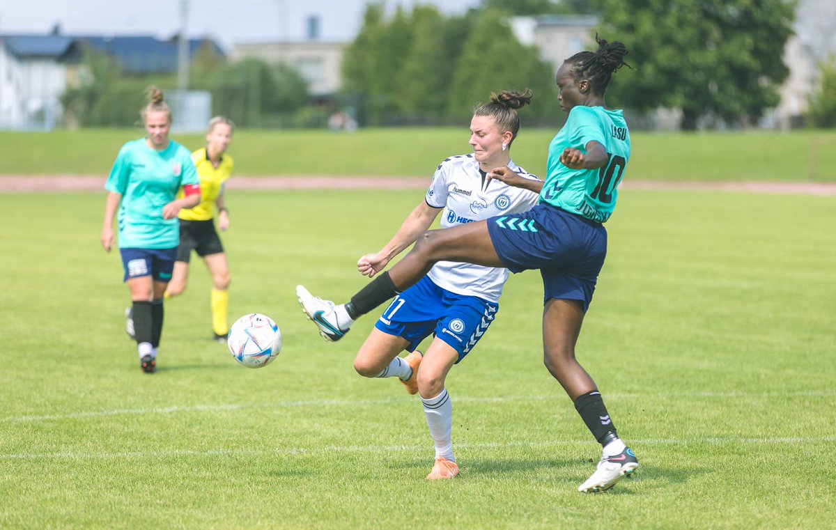 Amy Lasu tweet media