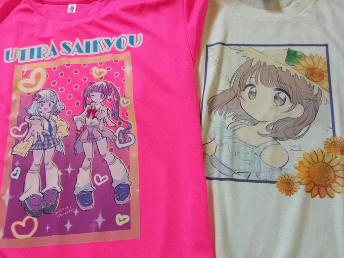 という事で #Tシャツトリニティ から届きました～!カスタマイズ機能で大きさ調整や文字を入れたりしました。印刷もとっても綺麗です!  只今セール中!  ひまわり少女 スタンダードTシャツ(アイボリー)   Y2KJK ドライTシャツ(蛍光ピンク) 