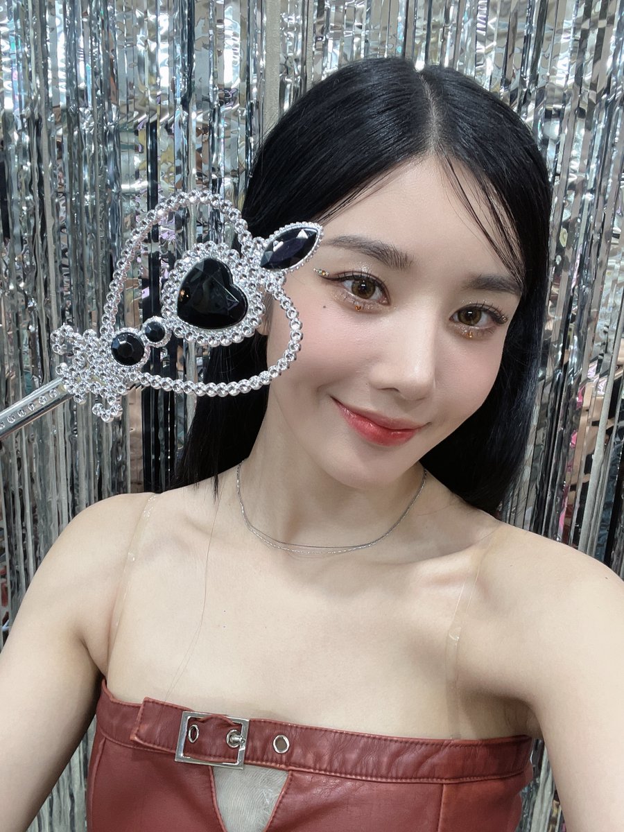 권은비 (KWON EUNBI) tweet media