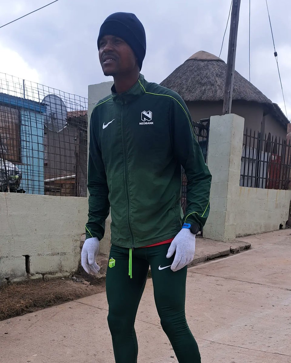 Simo20785600's tweet photo. If you have time make it a point of showing up, invest in yourself, even though it's seems like it might not work keep your head down and grinding because there's no success when you relax on your comfort zone 
Midweek long run done
@Nedbank_RC 
@williemtolotrainingacademdy https://t.co/KkCjfB6ff0