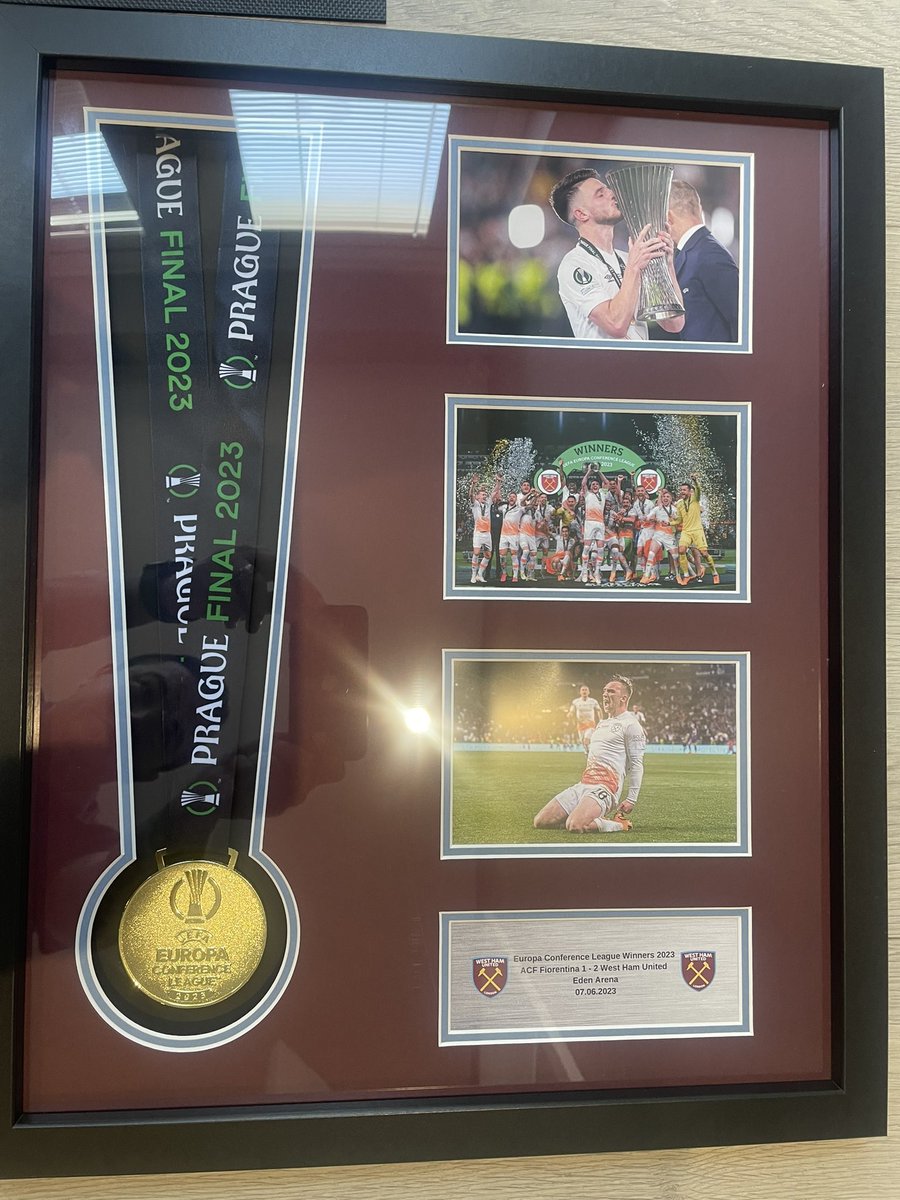 PaulFredericks1's tweet photo. Massive shout out to @MartynHobbs12 for getting three of these to me today. They are the dogs dodas- if you haven’t got one, get one. My boys are going to love them. ⚒️⚒️⚒️⚒️⚒️ https://t.co/eXjO0ZOogB