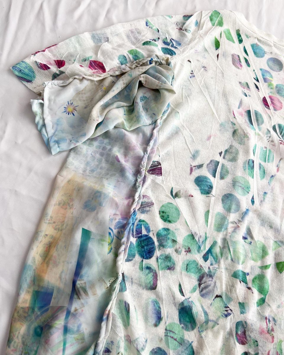 新作リメイクカーディガン🎵ドット柄と脇部分のもふもふがかわいい１着🥺夏用のカーディガンなので今の時期にも着られまっす😘こちらは明後日の金曜日から始まるPOPUPにて販売いたします✌️

#asklar_wpy #asklar_shirt
#沖縄