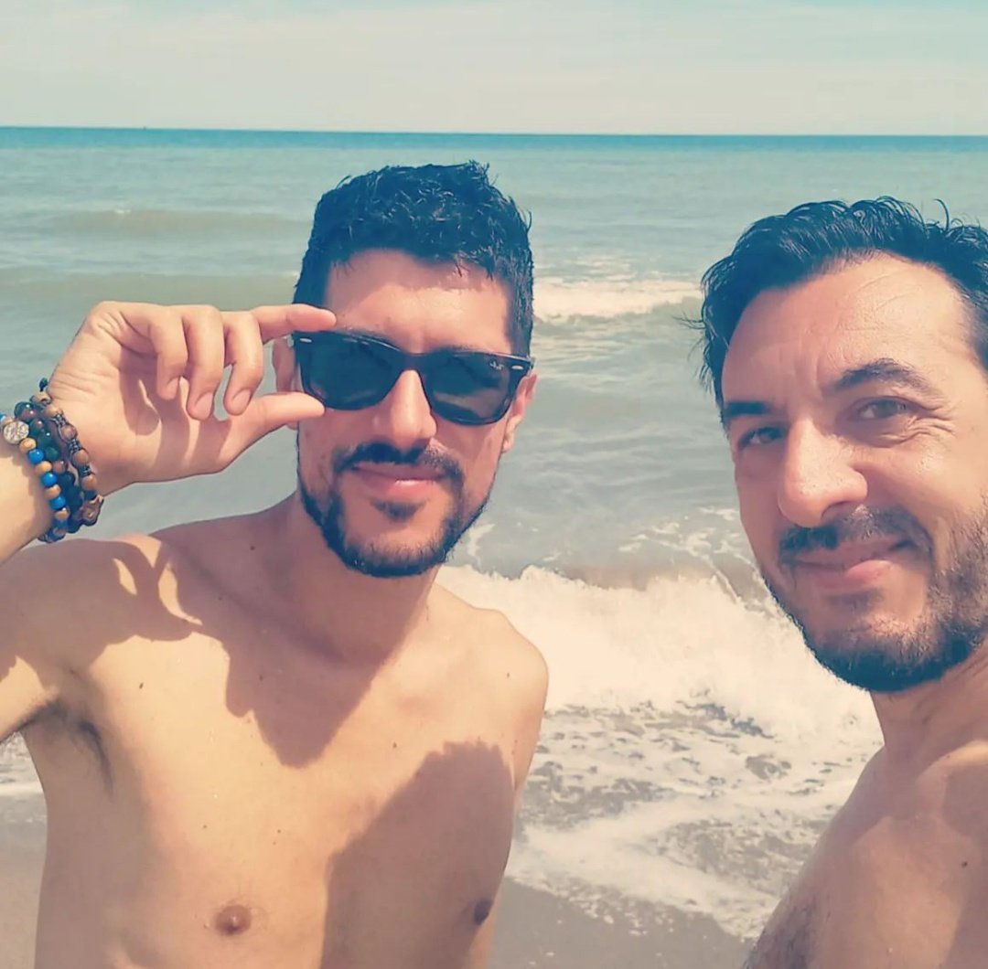 MrFox_86's tweet photo. Ed è subito "ragazzi immagine" della Lecciona 😎♥️
(feat. @ComeEffe)
#diveh #friends #onthebeach #sea https://t.co/14pSl2eLhX