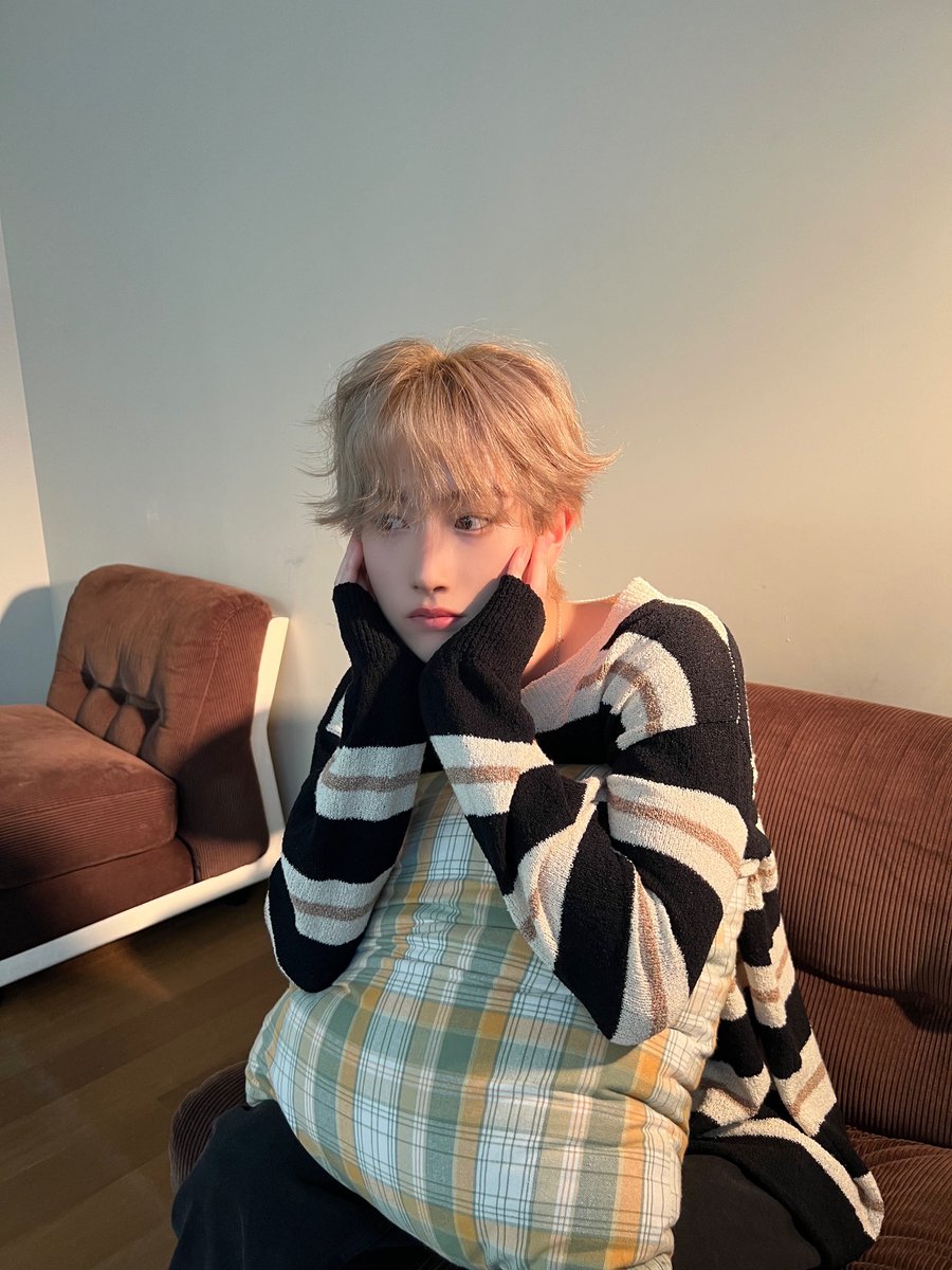 TPST_twt's tweet photo. [#혁] 🐶🐱❓ https://t.co/TKXYQmAh6t