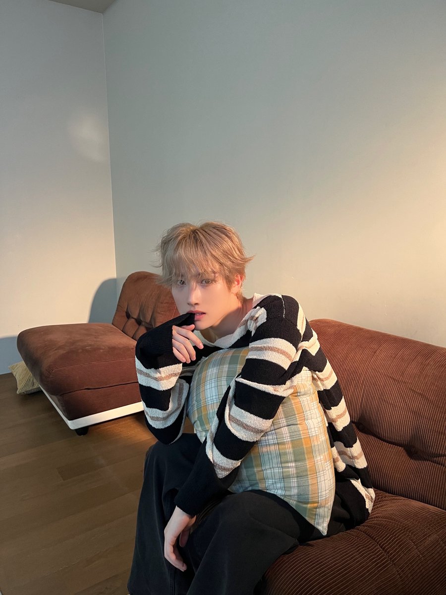 TPST_twt's tweet photo. [#혁] 🐶🐱❓ https://t.co/TKXYQmAh6t