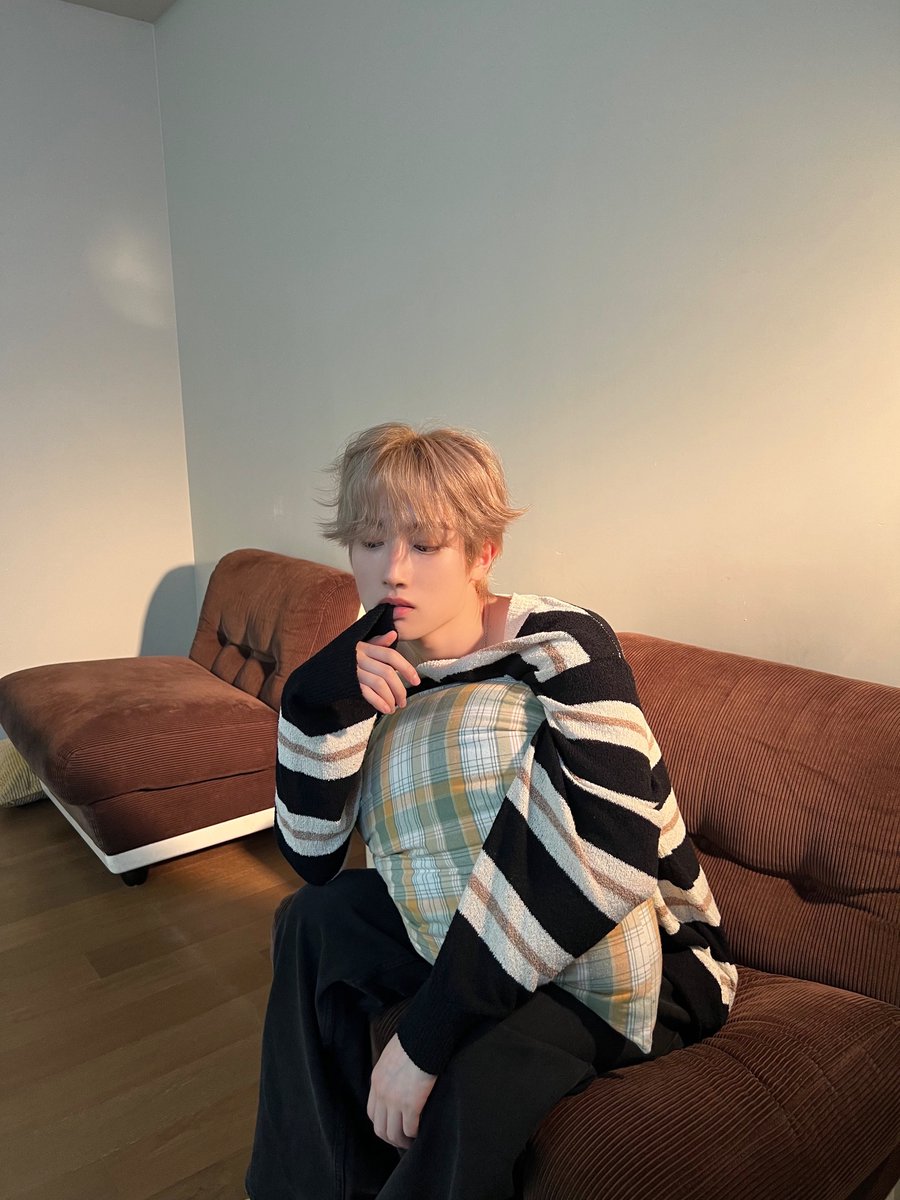 TPST_twt's tweet photo. [#혁] 🐶🐱❓ https://t.co/TKXYQmAh6t
