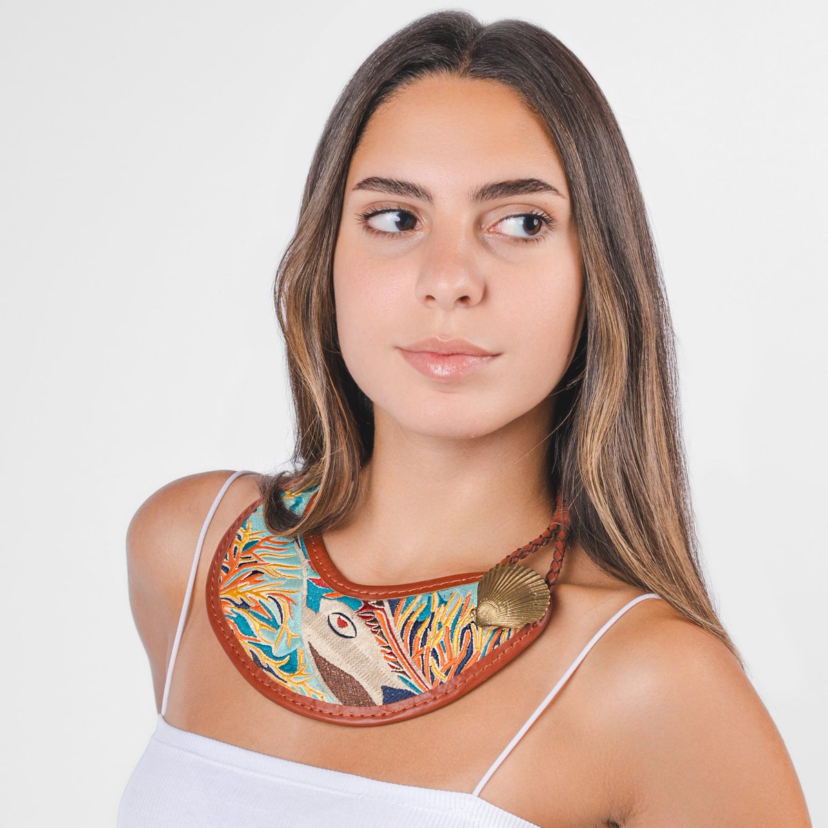 SamiAmindesigns's tweet photo. Embroidered sea necklace from Sea collection 2023!
Available in all our showrooms and online.
https://t.co/4Rfrp0YbJi

#SamiAminDesigns #AlexCollection2023 #SeaCollection #Handmade #EmbroideredNecklace #GenuineLeather #Brass #SummerCollection2023 #ArtPiecesToWear https://t.co/7LTIhXmShY