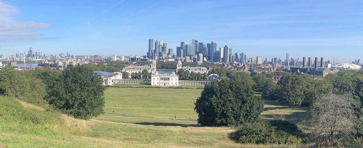 FSmallcorn's tweet photo. When you are early for a morning meeting at @RMGreenwich it would be rude not to take in the amazing view. #London #Cityscape #Greenwich https://t.co/7xh6a6WiGQ
