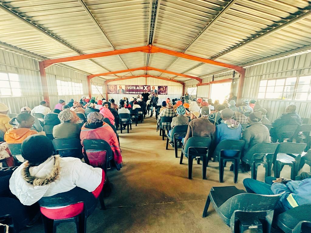 ACMServants's tweet photo. Today, the African Content Movement (ACM) President Hlaudi Motsoeneng is welcoming community members who are joining the Movement here at Monontsha, ward 11 in Maluti-A-Phofung Municipality in the Free State province.#VoteACM https://t.co/QOQwng59n1