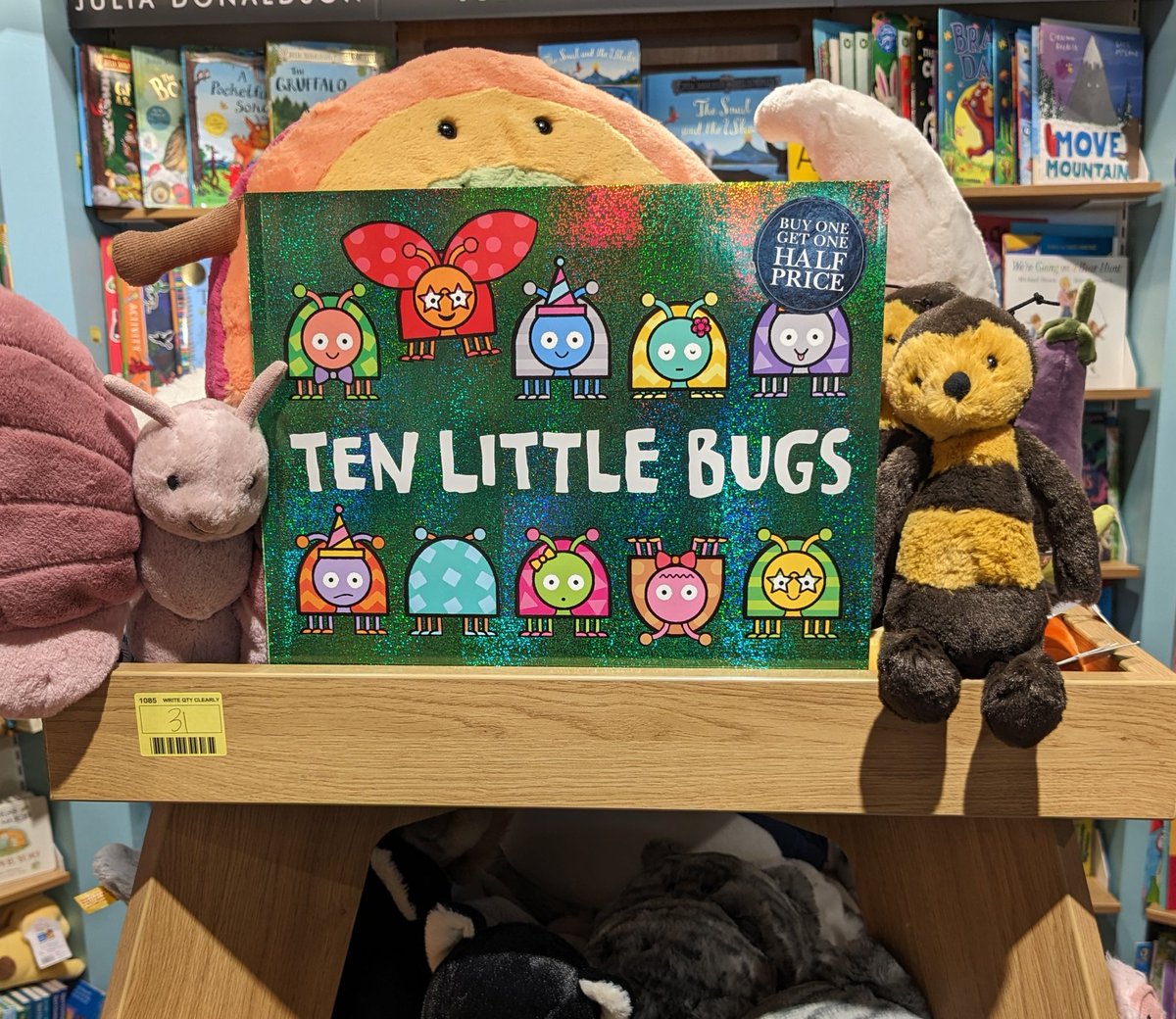 We read Ten Little Bugs by @MikeBrownlow1 and @SimonRickerty for Read and Rhyme this morning - a buzzingly bold and brilliant rhyming counting book that's great to read aloud! A wrigglingly good time was had by all!