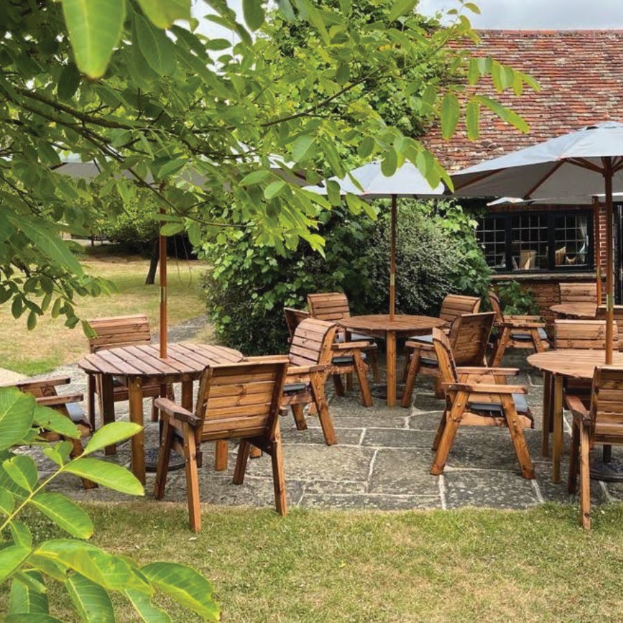 A few days of sunshine at last 🌞 - time to get a bit of al fresco dining in at The White Hart. Call us now on 01787 237 250 or reserve a table online: whitehartweddingvenue.co.uk/book-restaurant #whitehartgtyeldham #essex #essexfood #essexdining #essexrestaurant #alfresco