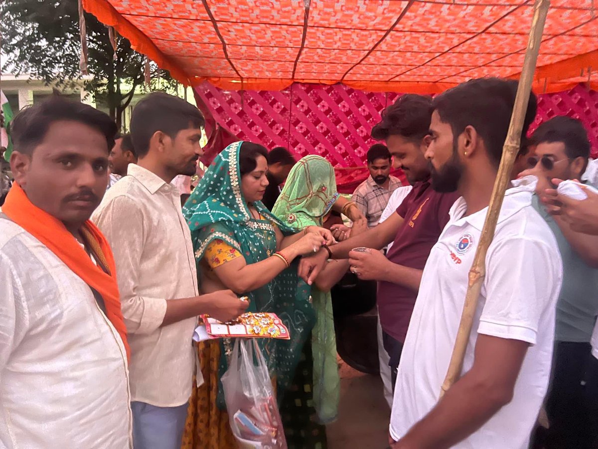 _murtimeena's tweet photo. “विद्यार���थी परिषद की "न्याय पद यात्रा" का रामगढ़ पचवारा और सोनड में नमो नमो मोर्चा की प्रदेश अध्यक्ष मूर्ति मीना के नेतृत्व में ग्रामीणों और महिलाओं ने भव्य स्वागत किया। https://t.co/QhpbB3djUh