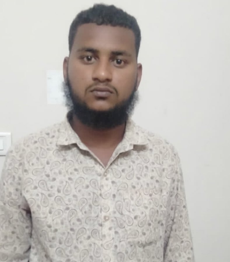 BefittingFacts's tweet photo. Karnataka: Yadgir police have arrested Akbar Syed Ali and Mohammad for making provocative videos asking their community members to kill Kafirs and behead those who disrespect Mohammad. https://t.co/N8F1emUTY7