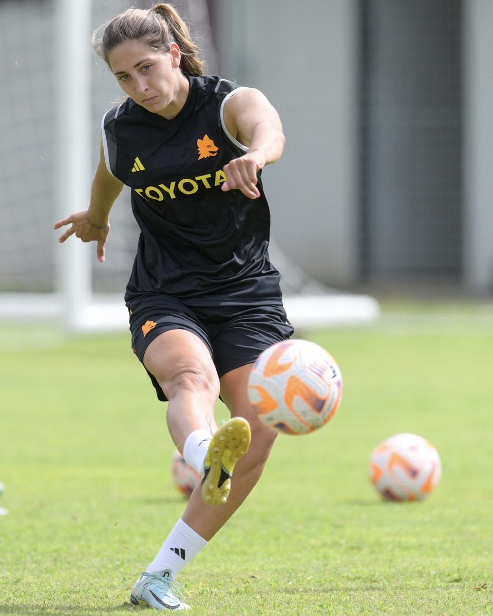 ASRomaFemminile's tweet photo. 🔥 𝓞𝓲𝓱𝓪𝓷𝓮 🇪🇸

#ASRomaFemminile https://t.co/rtcujcaFYC