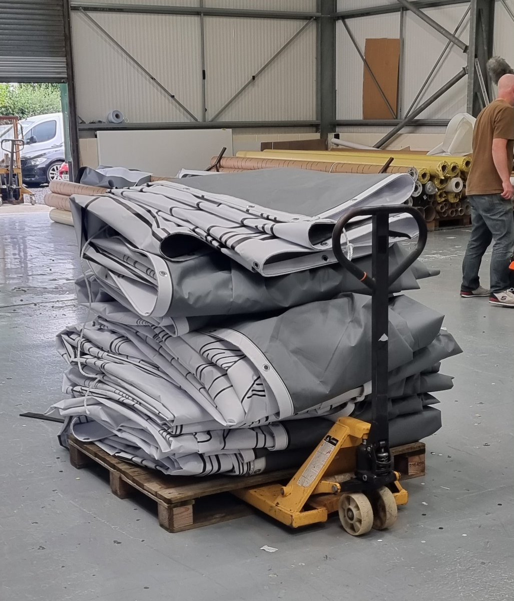 BuildingWrapsUK tweet picture