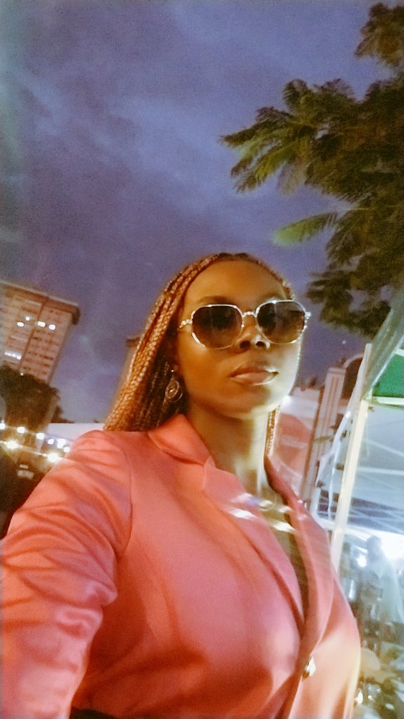 TheresaDangosu's tweet photo. Shades = Elegance❤

#proballer #teemac #model #shadeslover #jollofandpamiEko https://t.co/IrVCNimrCk