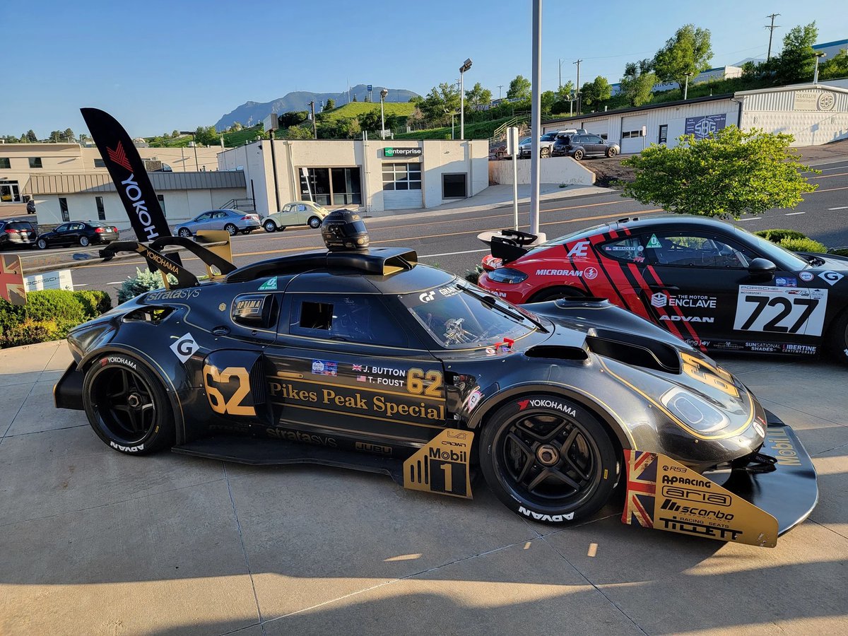 r53_suspension's tweet photo. We still can't get over how good the Radford 62-2 looks 😍

#R53Equipped | #PikesPeak | #Radford https://t.co/WnP6uE93bl