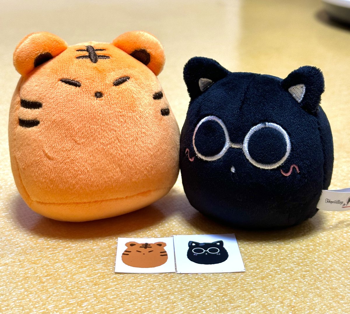 won_chuurin's tweet photo. 잊고있었던 냥량볼 도착⚯̫
햄랑볼에게 친구가 생겼어요~🐹🐱 https://t.co/6CgRrp20Dg