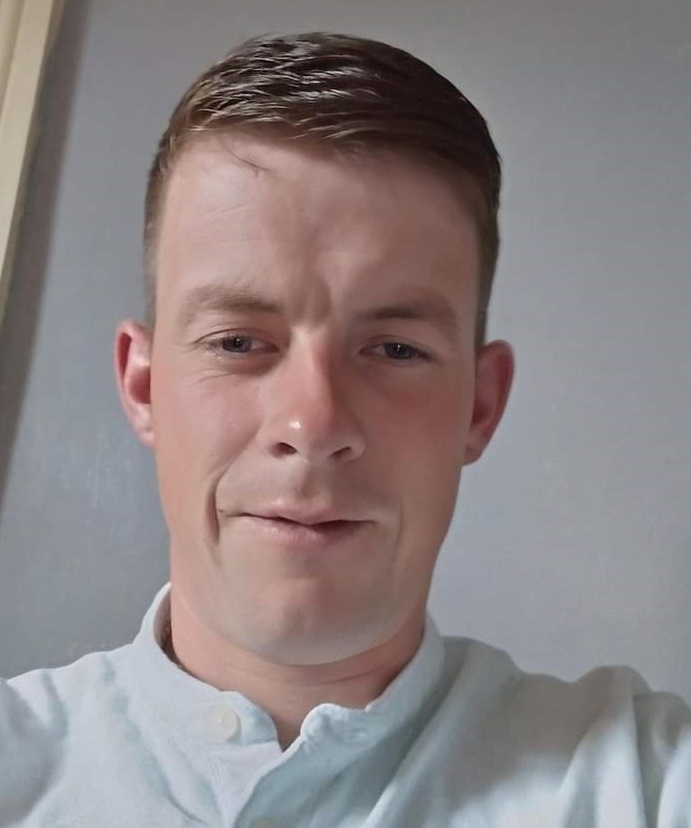 Gardaí are seeking the public's assistance in tracing the whereabouts of 33-year-old Adam Power, who was last seen in Clonmel, Co Tipperary, on the morning of Thursday 27 July.

Adam is described as being 5 foot 10 inches tall, with a slight build, brown hair and brown eyes.