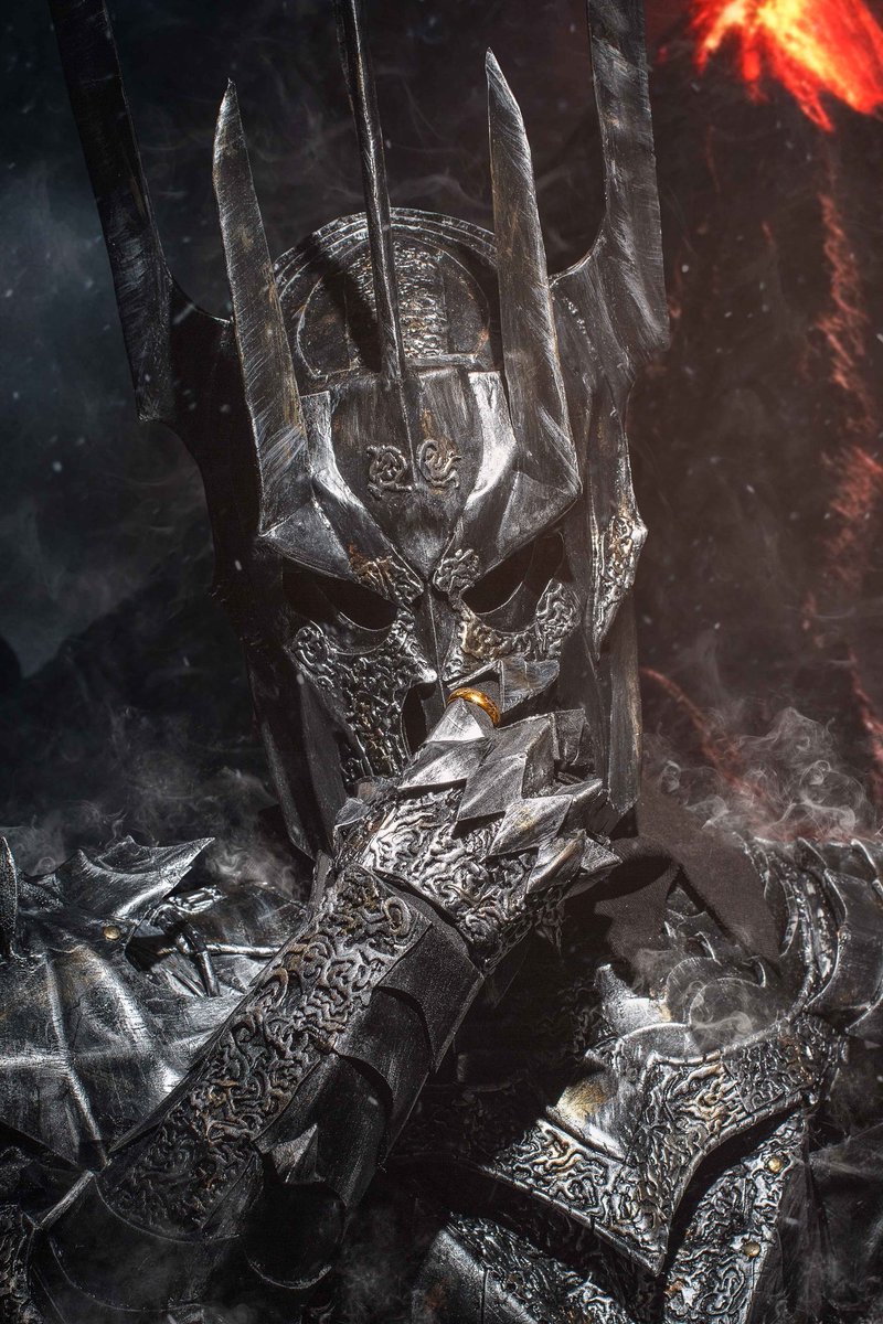 diegocosplay1's tweet photo. "One Ring to rule them all, One Ring to find them,
One Ring to bring them all and in the darkness bind them."
— J.R.R. Tolkien's epigraph to The Lord of the Rings

Photo: @claudioescobar.cos

#cosplay  #sauroncosplay #lordoftheringscosplay #lotrcosplay #lotr  #sauron https://t.co/4geEGAaBLS