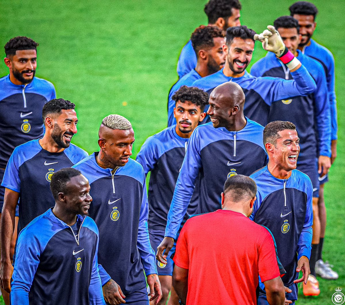 Dsports1_sn's tweet photo. Matchday, we hope for the qualification In shaa الله 💛💙 https://t.co/Wds79c7hxQ