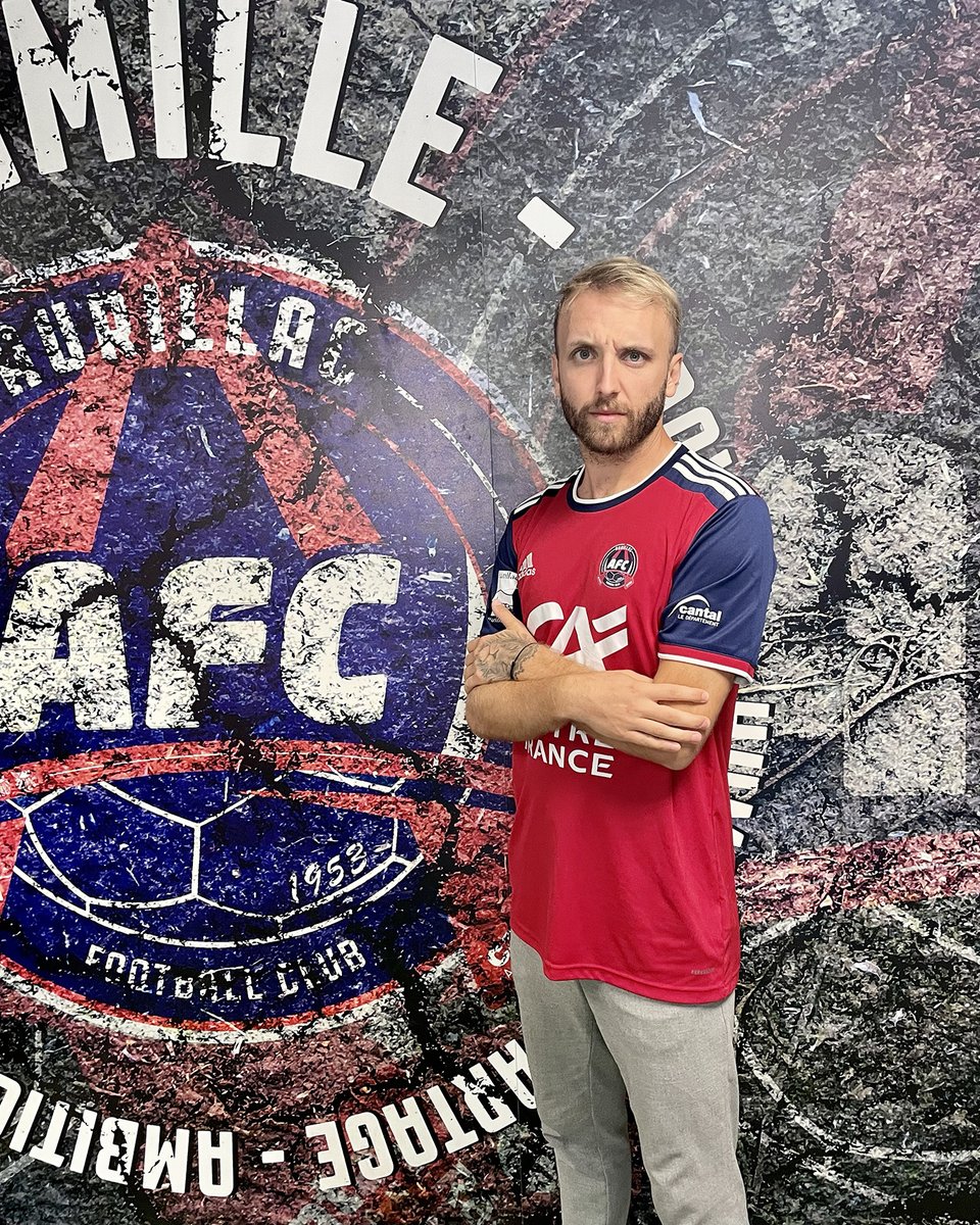 AurillacFC's tweet photo. 𝗖𝗼𝗿𝗲𝗻𝘁𝗶𝗻 𝗟𝗘𝗬𝗠𝗢𝗡𝗜𝗘

𝘼̂𝙜𝙚 : 30 ans
𝙋𝙤𝙨𝙩𝙚 : Défenseur
𝘾𝙡𝙪𝙗 𝙥𝙧𝙚́𝙘𝙚́𝙙𝙚𝙣𝙩 : Angoulême CFC

#BonRetourCorentin https://t.co/lSzydHZp0l