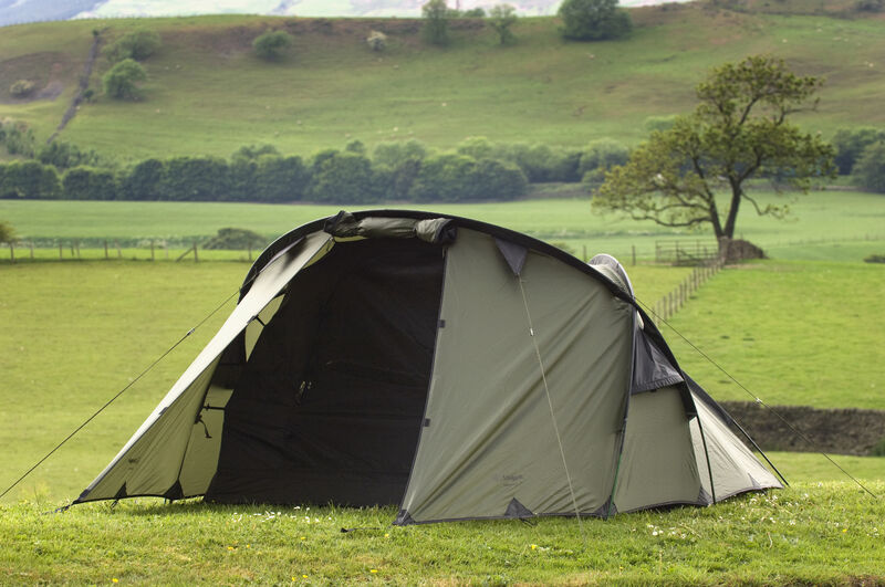 Snugpak's tweet photo. Featuring an innovative opposing pole design, our Scorpion 3 tent ensures quick and hassle-free assembly.
Its clever construction minimises condensation build-up and keeps you comfortable and dry.
Buy today! https://t.co/aLYzU2JlpL
#WeGoToExtremes https://t.co/gTyDgMHFrE
