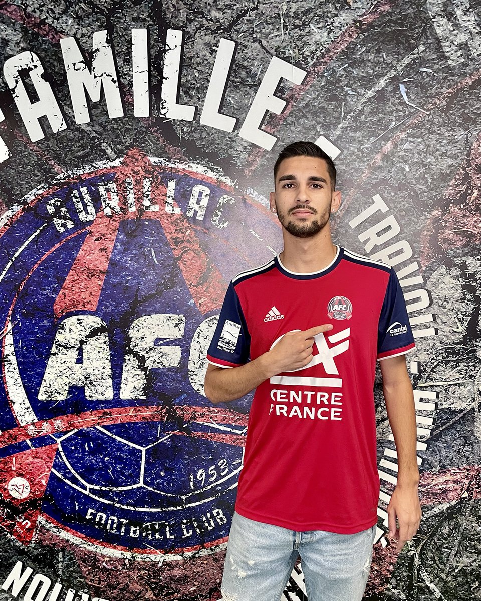 AurillacFC's tweet photo. 𝗘𝗿𝘄𝗮𝗻 𝗖𝗔𝗭𝗔𝗨𝗫

𝘼̂𝙜𝙚 : 23 ans
𝙋𝙤𝙨𝙩𝙚 : Attaquant
𝘾𝙡𝙪𝙗 𝙥𝙧𝙚́𝙘𝙚́𝙙𝙚𝙣𝙩 : AF Biars Bretenoux

#BienvenueErwan https://t.co/Rka9Vw4Maw