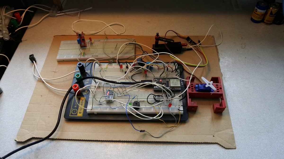 hvniekerk's tweet image. Video #112 youtu.be/JhsvmsSfJQA on my #ESP32, using the C language, changing the code to get a servomotor and a fischertechnik motor working using #pulsewidthmodulation via the ESP-IDF tool.  Support: patreon.com/hvniekerk paypal.me/hvniekerk ko-fi.com/hvniekerk
