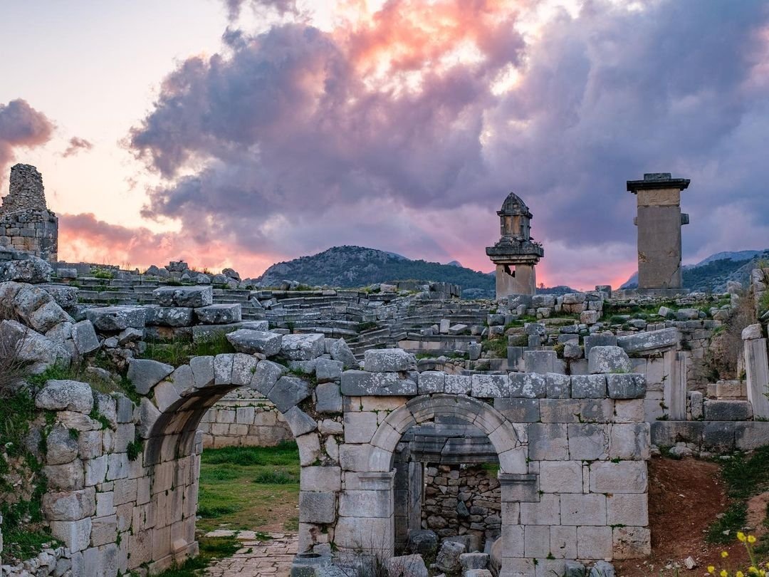 antkulturturizm's tweet photo. Klasik Çağ'dan itibaren antik dünyanın dikkat çekici yapıtlarına ev sahipliği yapan #Ksanthos, Likya'nın Batı mimarisine etkisi ve Likçenin anlaşılmasına olanak veren yazıtlarıyla, 1988 yılında #UNESCO Dūnya Miras Listesï'ne dâhil edildi. #görmelisin #Kaş
📸 IG: @cihangirzeybek https://t.co/aWtJByAZam