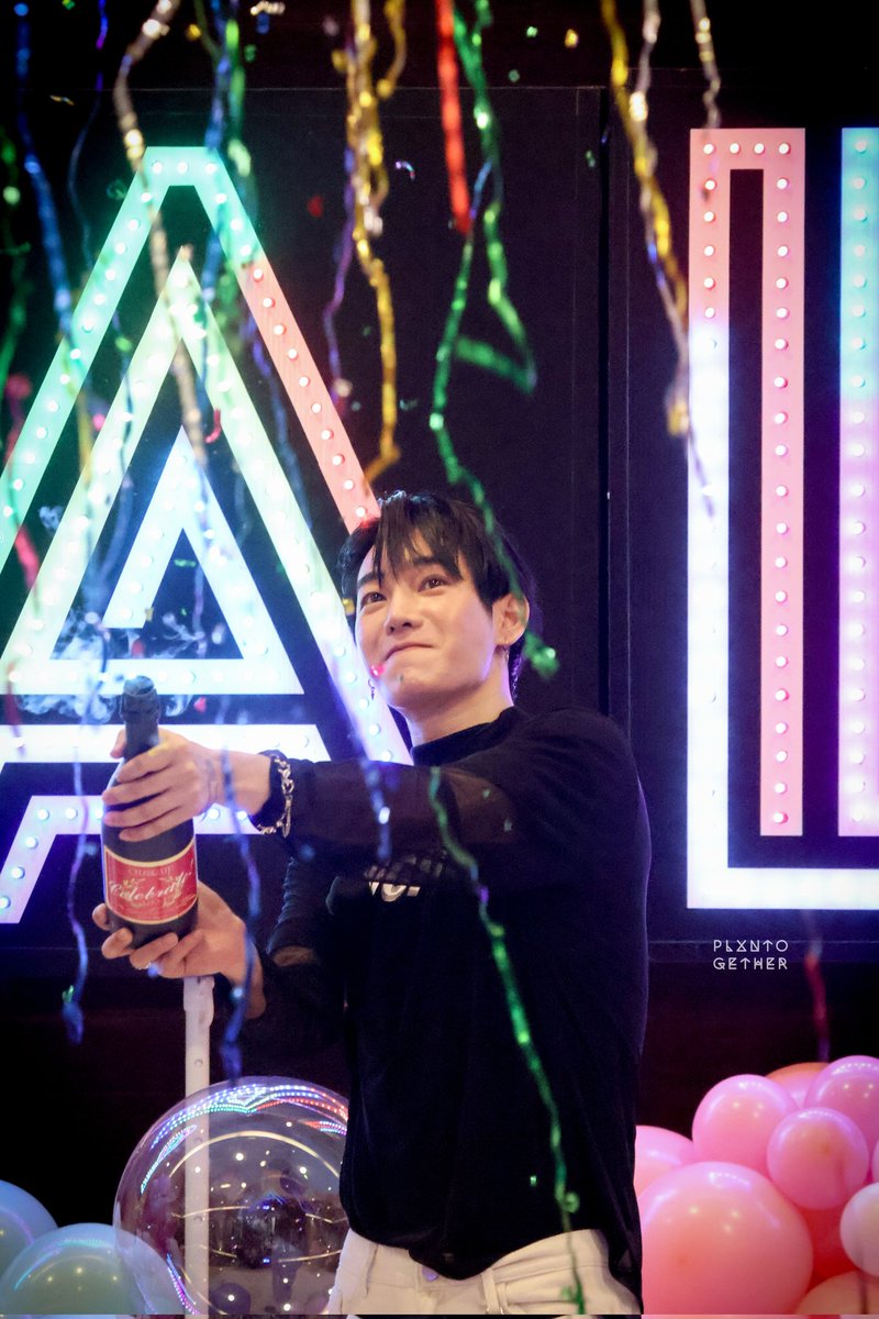 PLXNTogether's tweet photo. Happy palit day 09.08.23
Luv u ❤️🤍 @peckpalit

#HAPPYPALITDAY2023 
#PeckPailtchoke 
#เป๊กผลิตโชค
#PLxNTogetherPT https://t.co/rg894BTcJQ