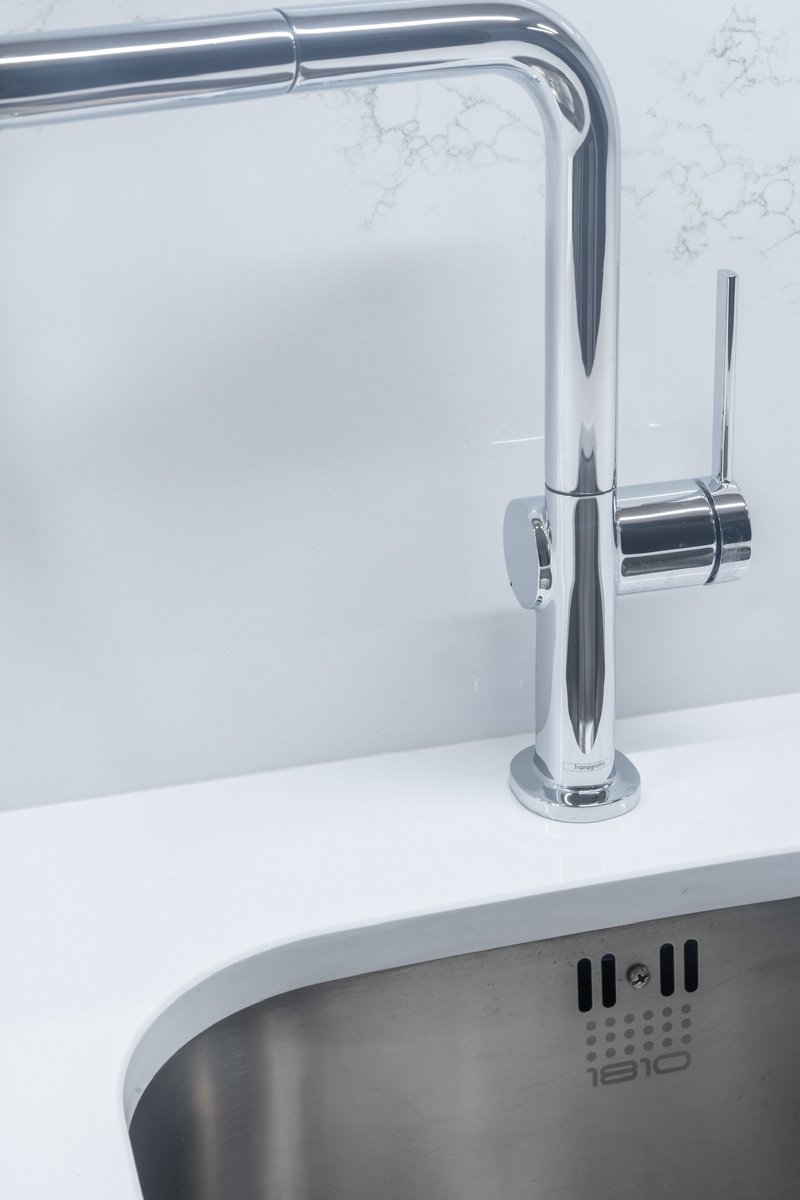 SqKitchens's tweet image. It can be hard to narrow down your options for kitchens taps.
#kitchentaps #kitchendesign #moderntaps #traditionaltaps #1810 #schock #taps #tapsandsinks #inspiration #kitcheninspo #kitchenadvice #kitchendesign #design #kitchentransformation #kitchenreno