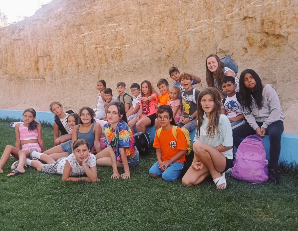 planbeduso's tweet photo. La semana pasada nos fuimos con el club @VillamayorCdn que gestionamos desde Plan B al parque acuático Gran Florida ¡y nos lo pasamos genial! 🤩

Fue una gran oportunidad para vernos en vacaciones mientras nos divertimos y refrescamos 🌊 https://t.co/3YBSciBnq9