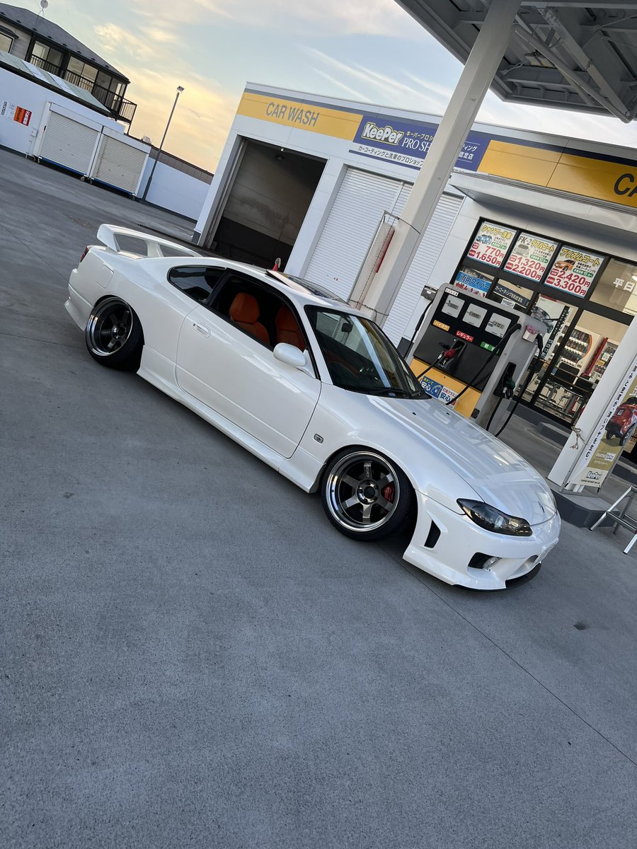 SR20det_0857's tweet photo. シルビア戻ってきました！
去年よりキャンバーは起こして、鉄板ブリスターの制作していただきました！
純正形状を残したわからないくらいの加工、とてもかっこいいです🔥
プロの作るフェンダーはすごい！

8月山形SRMT
9月北ドレ
10月SWAG MSP
11月秋サム

行きます、よろしくお願いします🙇‍♀️ https://t.co/KjupWhDjaY