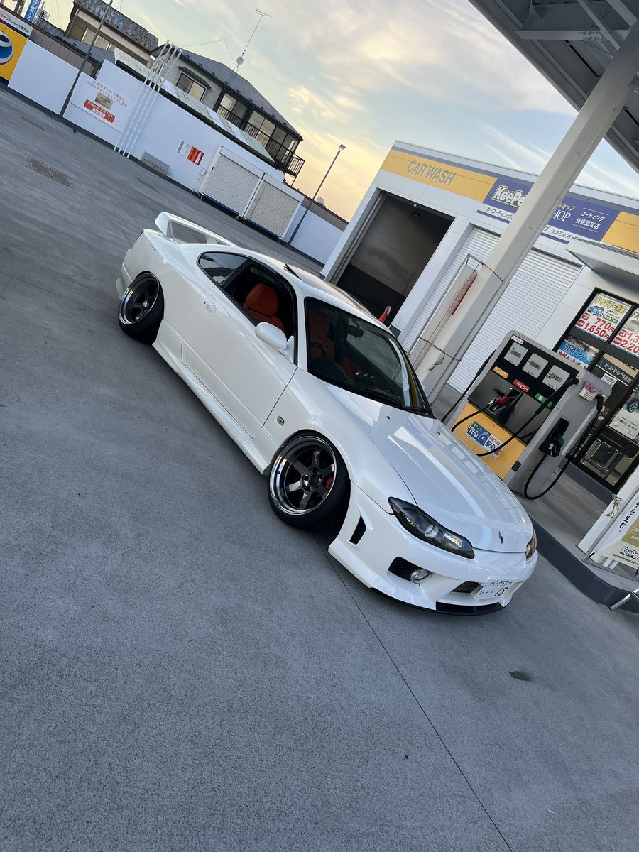 SR20det_0857's tweet photo. シルビア戻ってきました！
去年よりキャンバーは起こして、鉄板ブリスターの制作していただきました！
純正形状を残したわからないくらいの加工、とてもかっこいいです🔥
プロの作るフェンダーはすごい！

8月山形SRMT
9月北ドレ
10月SWAG MSP
11月秋サム

行きます、よろしくお願いします🙇‍♀️ https://t.co/KjupWhDjaY