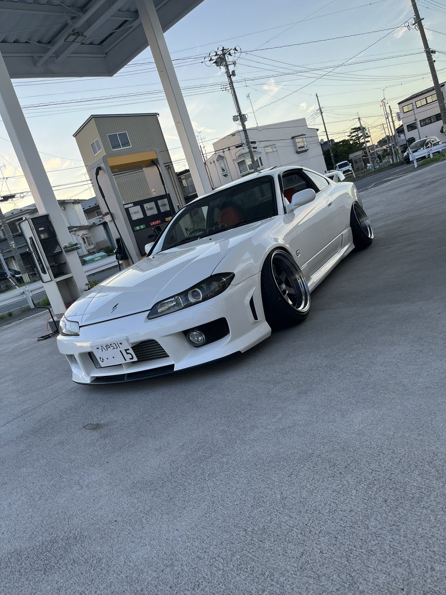 SR20det_0857's tweet photo. シルビア戻ってきました！
去年よりキャンバーは起こして、鉄板ブリスターの制作していただきました！
純正形状を残したわからないくらいの加工、とてもかっこいいです🔥
プロの作るフェンダーはすごい！

8月山形SRMT
9月北ドレ
10月SWAG MSP
11月秋サム

行きます、よろしくお願いします🙇‍♀️ https://t.co/KjupWhDjaY