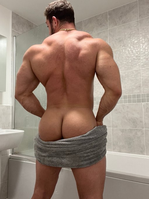 🍑🍑🍑 https://t.co/6CwoWf0SER