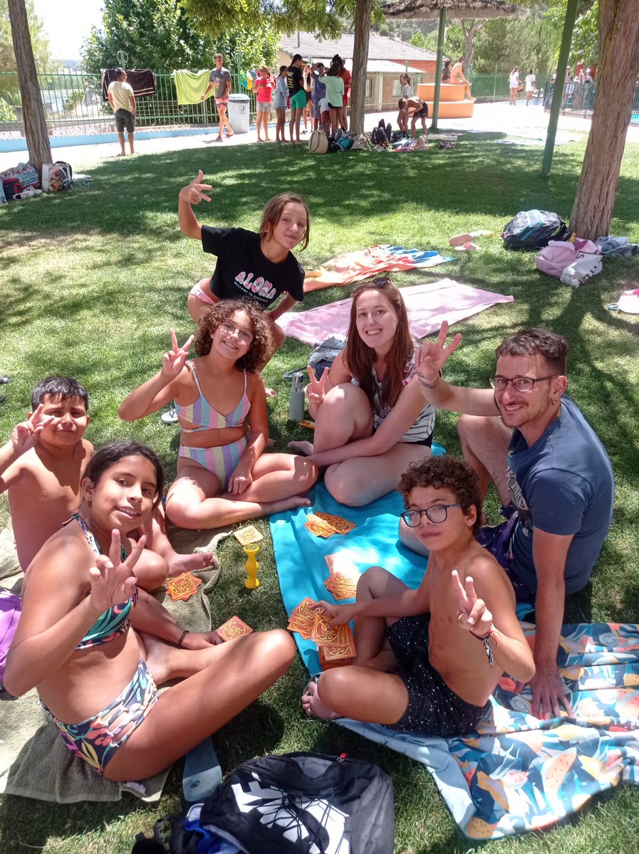 planbeduso's tweet photo. La semana pasada nos fuimos con el club @VillamayorCdn que gestionamos desde Plan B al parque acuático Gran Florida ¡y nos lo pasamos genial! 🤩

Fue una gran oportunidad para vernos en vacaciones mientras nos divertimos y refrescamos 🌊 https://t.co/3YBSciBnq9