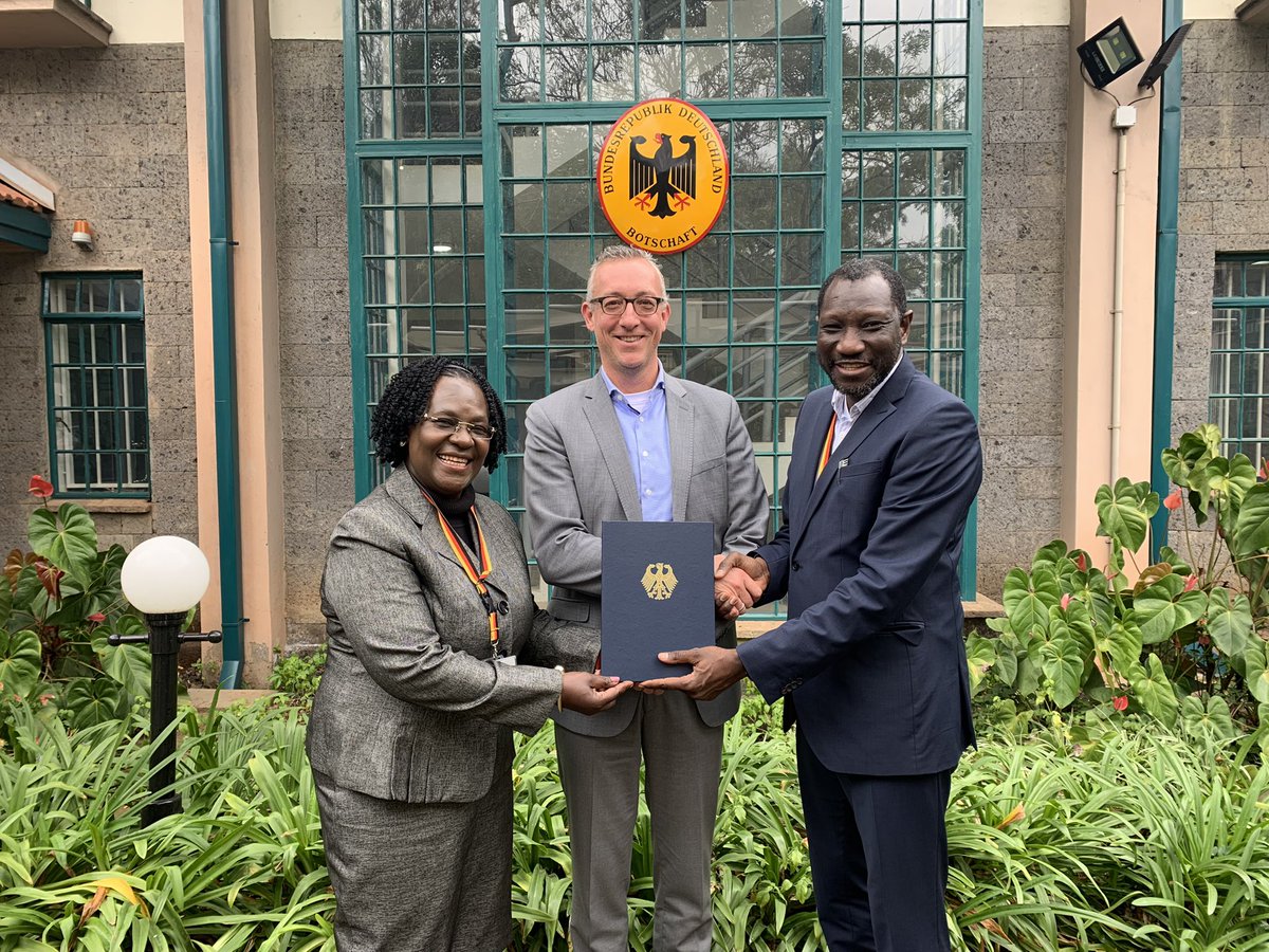 GermanyinKenya's tweet photo. @GermanyinKenya signed a financing contract together with @UNHABITAT for the development of a program on stakeholder engagement to enhance the living conditions along the Nairobi Rivers Basin, as part of our programme for environmental projects. #EZinKenya #NairobiRiver https://t.co/HEon7wy944