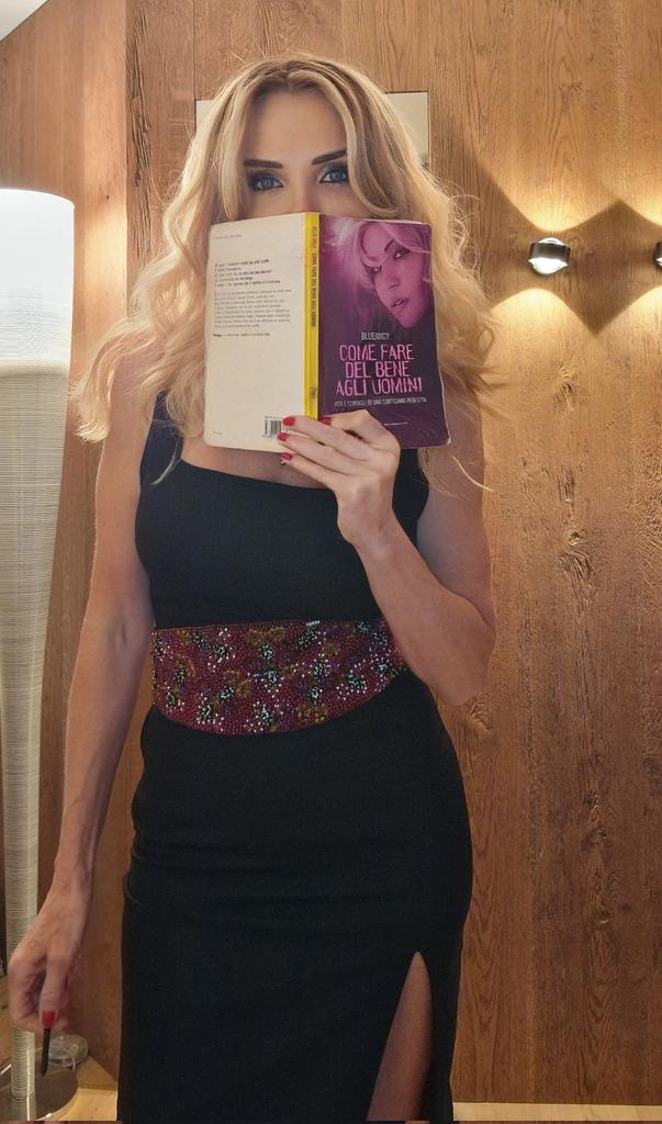 AngelaPrincess4's tweet photo. Tu sei la #passione che mi #trasporta,sei il mio #stimolo.
Sei #amore #puro e #sincero
il mio #pensiero #quotidiano.
Ho provato a #rifiutarti
ma eri troppo #intrigante
e l'emozione è #scolpita nel #cuore.
Ho provato a non #amarti,
ma il mio #cuore ormai l'avevi già #rapito https://t.co/LDr4rprWAZ