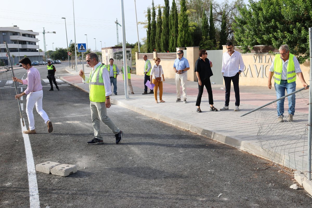 📢📢 15 años después el Plan Nou Nazareth de <a href="/sant_joan/">Sant Joan d'Alacant</a> ve la luz al final del túnel.

Hoy hemos abierto al uso público y recepcionado parcialmente tres viales que permitirán conectar el casco urbano con el Hospital y la UMH. 🔛✅

Septiembre marcará el fin de la pesadilla. 💪📝