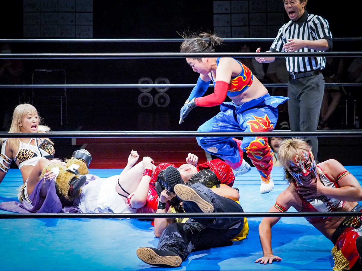 whatever_spicy2's tweet photo. #cherrypw ［8.9 新木場］前半戦終了。元 #unionpro 猪俣潤の一夜限りの復帰に、 #新北京プロレス が誇る“傾国”真琴姫の来日に、初来日の“軍師”の衝撃。チェリーの積み重ねた19年の過去・現在・未来が生み出す、混沌とした一夜限りのクロスオーバーよ。 https://t.co/Lcsn5uCGyk
