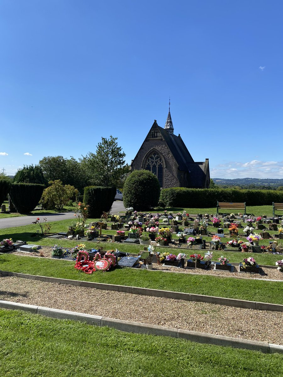 markjamesmunro's tweet photo. Munro’s Cemetery looking beautiful on this fine day ☀️💪🏻 https://t.co/J1IuanoeHt