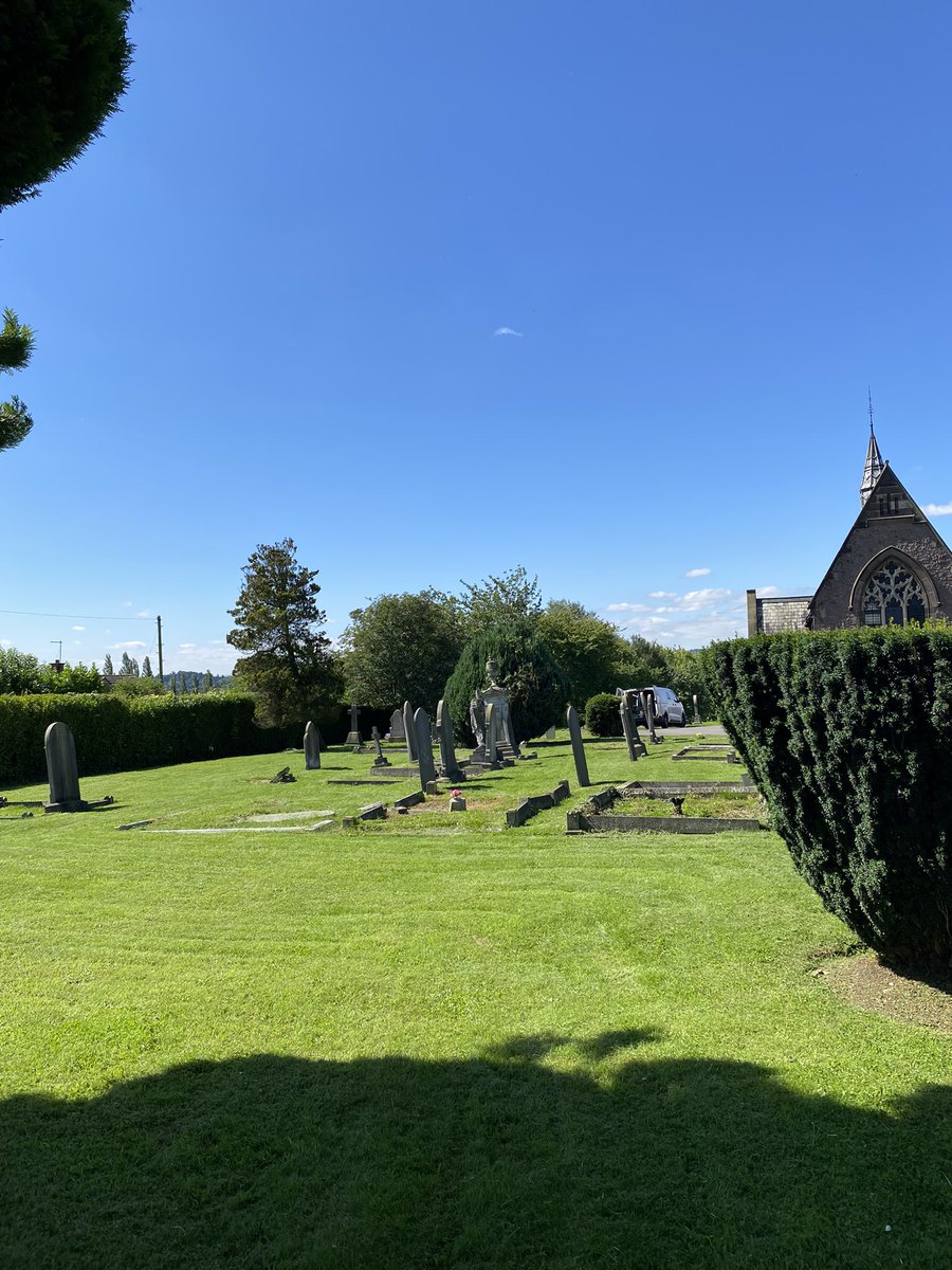 markjamesmunro's tweet photo. Munro’s Cemetery looking beautiful on this fine day ☀️💪🏻 https://t.co/J1IuanoeHt