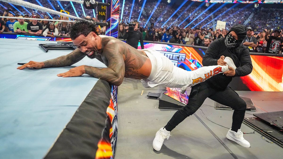 RomanBestPhoto2's tweet photo. WWE #SummerSlam photos via https://t.co/p30W255IT2
#RomanReigns #PaulHeyman #JeyUso #JimmyUso #SoloSikoa #TheBloodline #WWE #WWESummerSlam #TribalCombat #TribalChief #RomanvsJey https://t.co/Mog3uwVaNF
