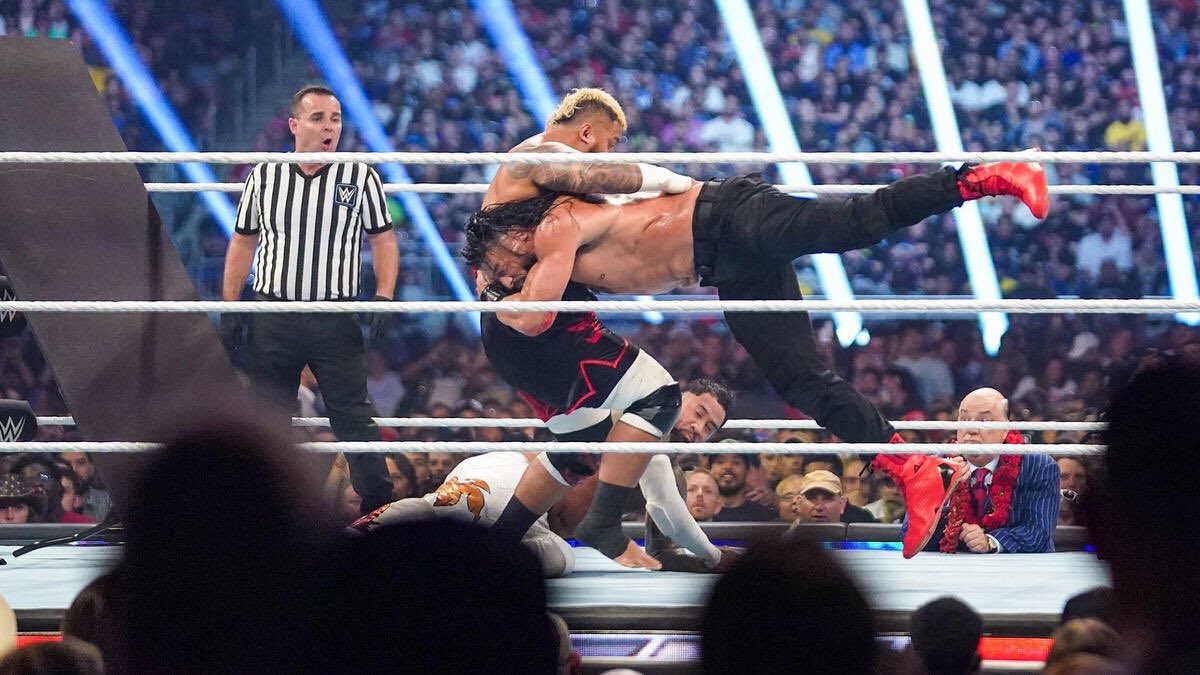 RomanBestPhoto2's tweet photo. WWE #SummerSlam photos via https://t.co/p30W255IT2
#RomanReigns #PaulHeyman #JeyUso #JimmyUso #SoloSikoa #TheBloodline #WWE #WWESummerSlam #TribalCombat #TribalChief #RomanvsJey https://t.co/Mog3uwVaNF