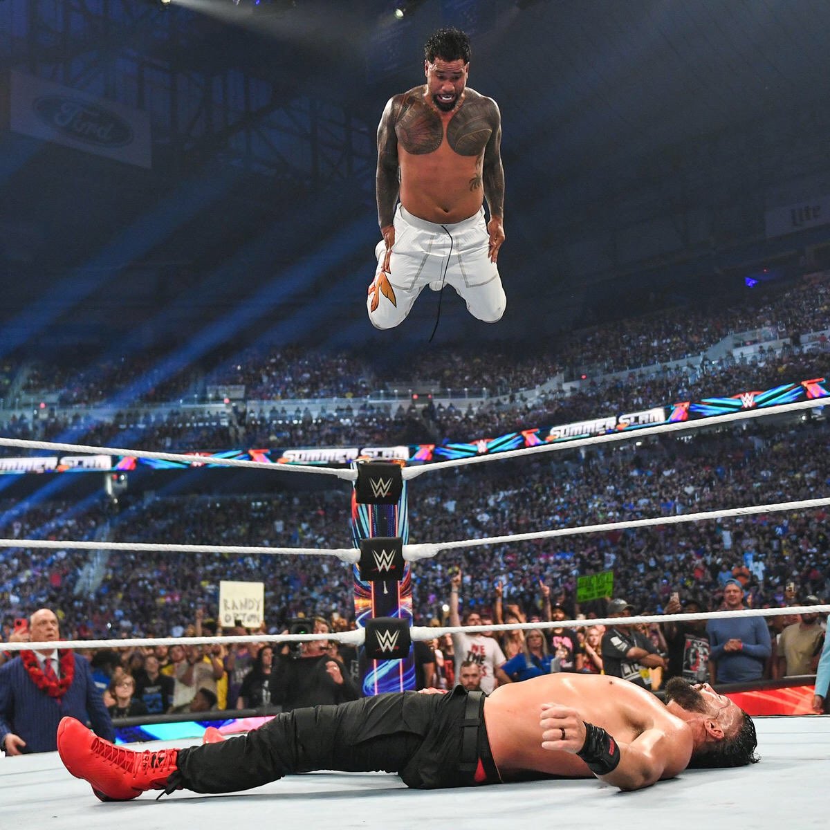 RomanBestPhoto2's tweet photo. WWE #SummerSlam photos via https://t.co/p30W255IT2
#RomanReigns #PaulHeyman #JeyUso #JimmyUso #SoloSikoa #TheBloodline #WWE #WWESummerSlam #TribalCombat #TribalChief #RomanvsJey https://t.co/Mog3uwVaNF