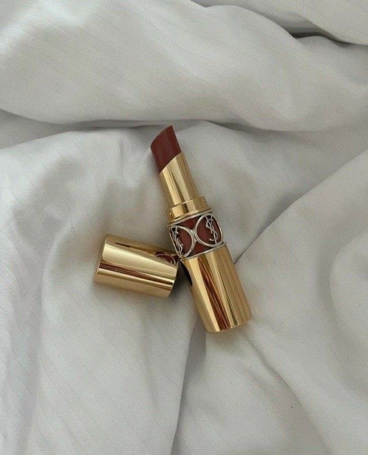 untitledallure's tweet photo. YSL Lipstick https://t.co/toMmQfgadz