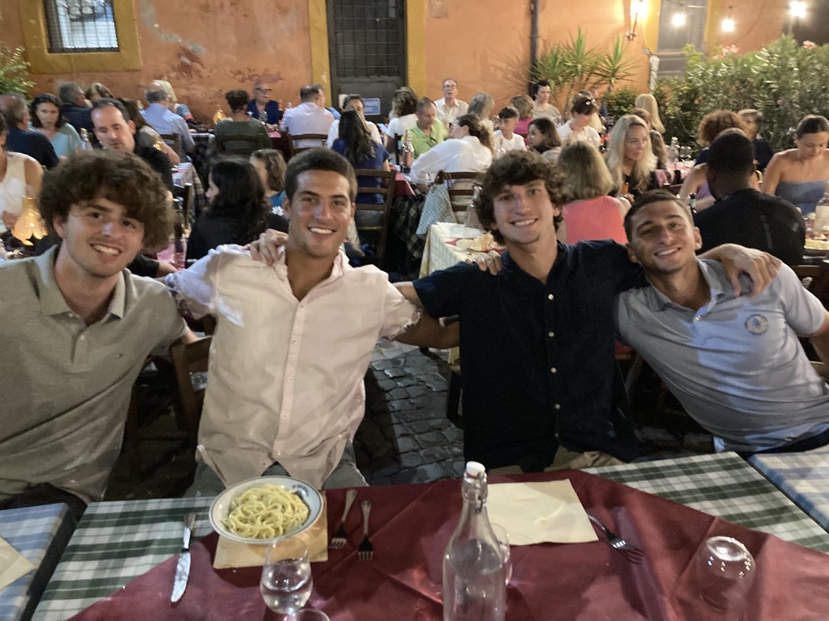 Team dinner in Trestevere to finish our international Rome basketball trip. Great experiences &amp; unforgettable memories. ⁦<a href="/DSUBulldogs/">DeSales Athletics</a>⁩ #BulldogsInRome
