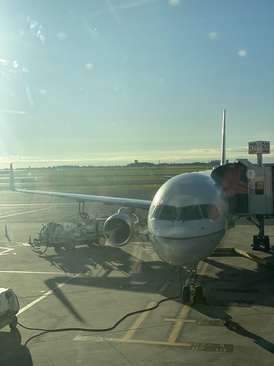 krista_lee's tweet photo. #BOS-#SFO. Quick jaunt to #flashmemorysummit to talk #cyberresiliency and #dataprotection! Be sure to join my track this afternoon. https://t.co/ArxKDtnB4E